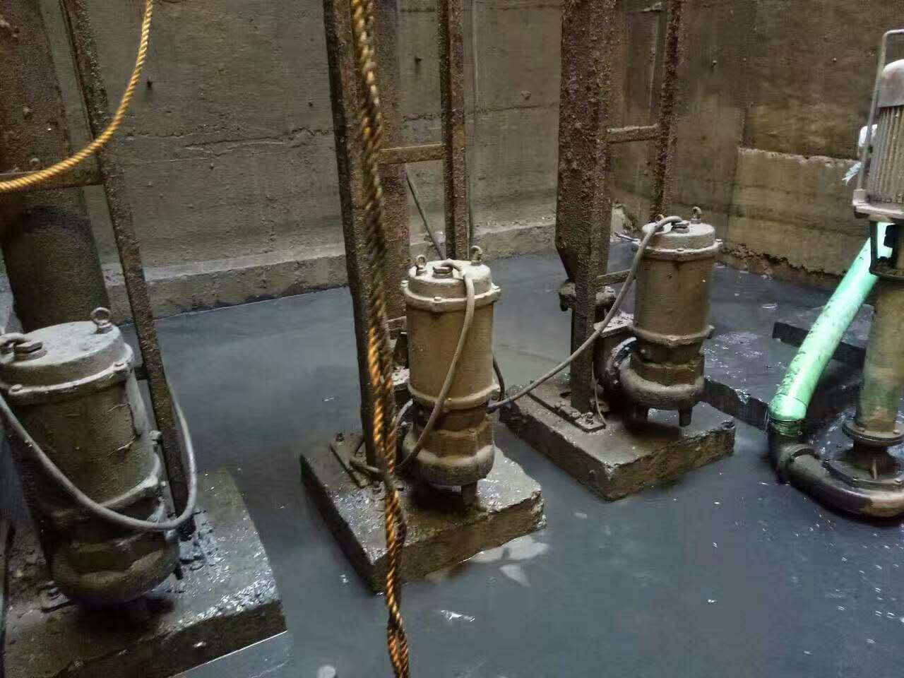 金川污水池清理